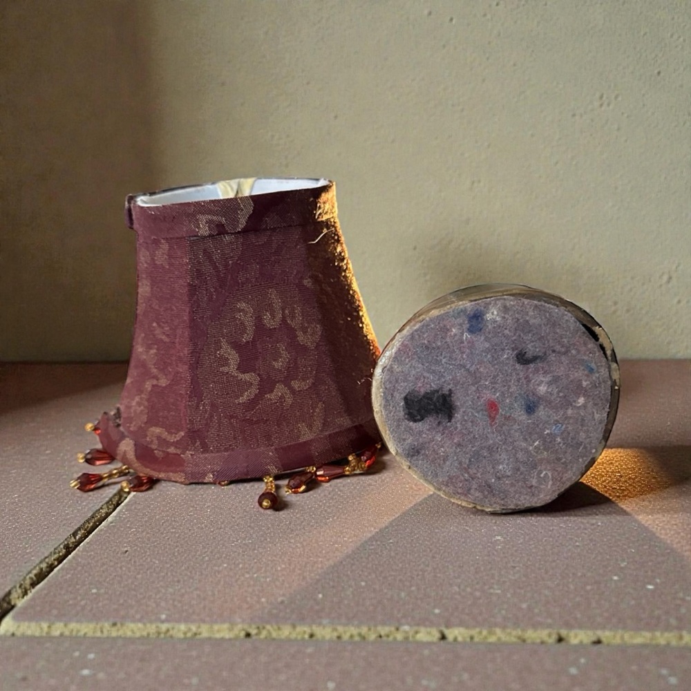 Source Unknown Brass Lamp with maroon and gold Accents - Picture 4 of 5